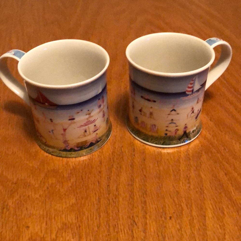 DUNOON set of 2 “Holiday” mugs made in England
